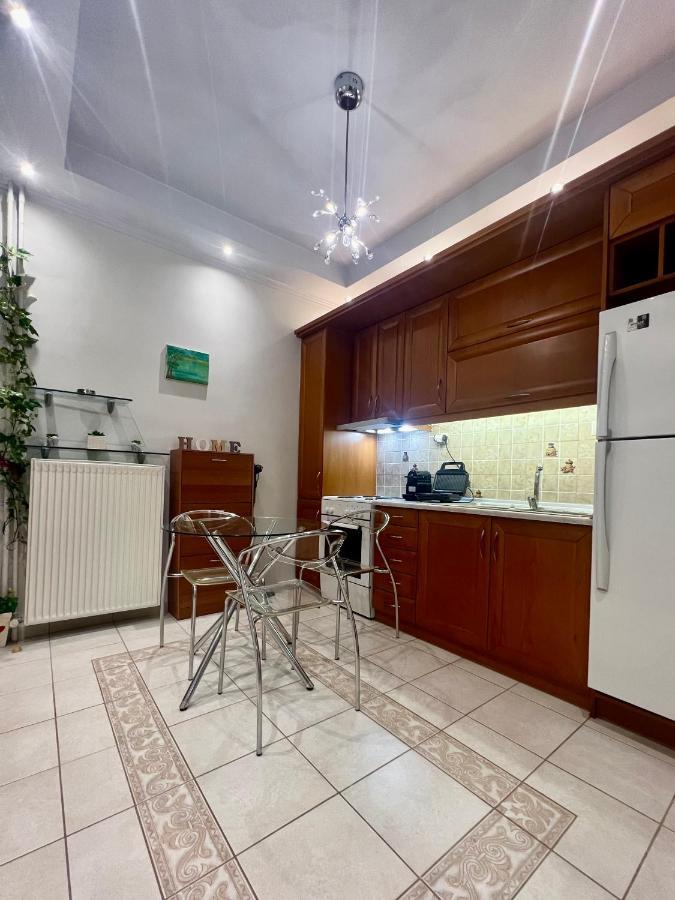 Elegant Downtown Retreat Apartment Kalamata Luaran gambar